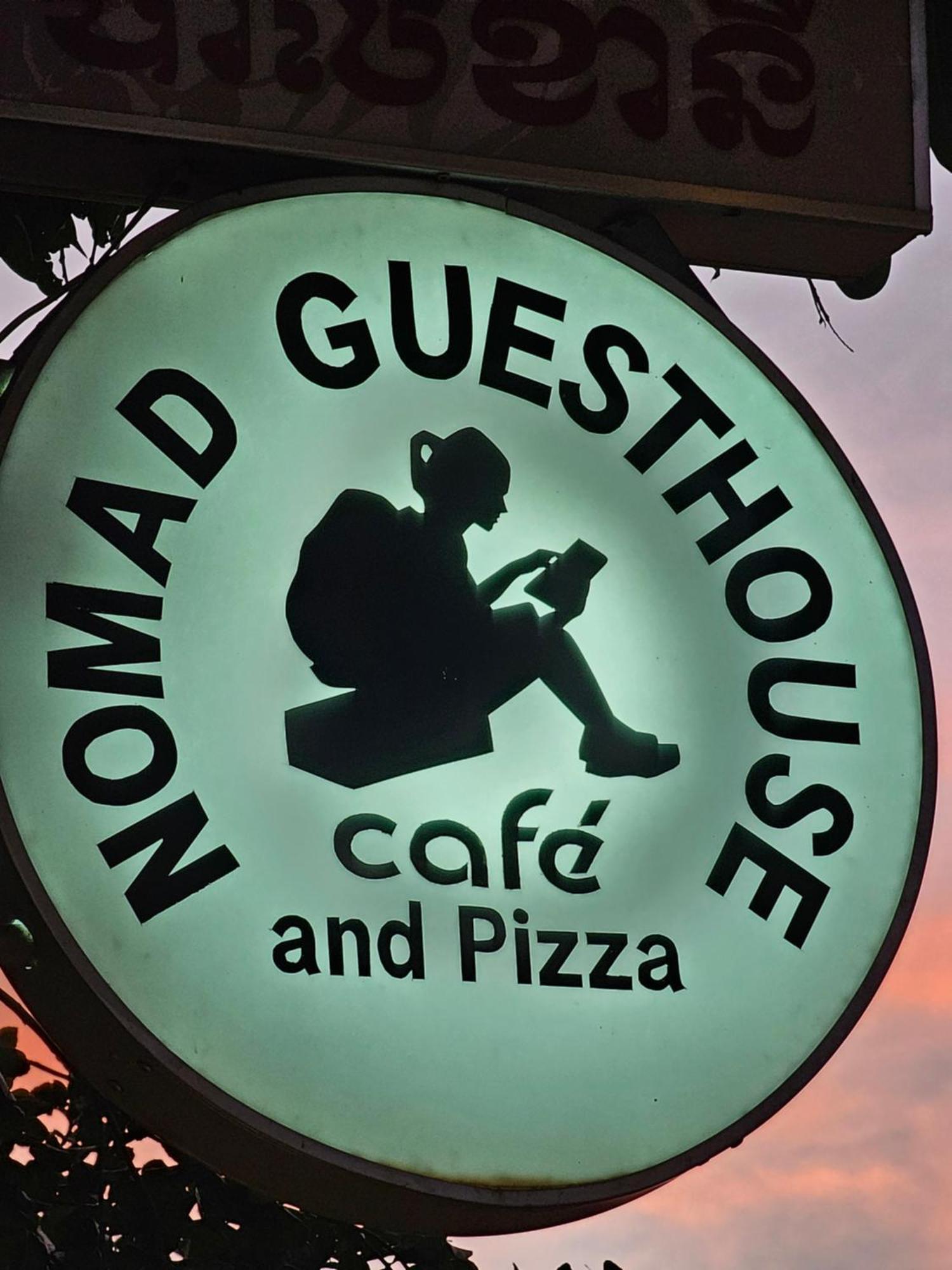 Nomad Guesthouse Кратьэх Экстерьер фото