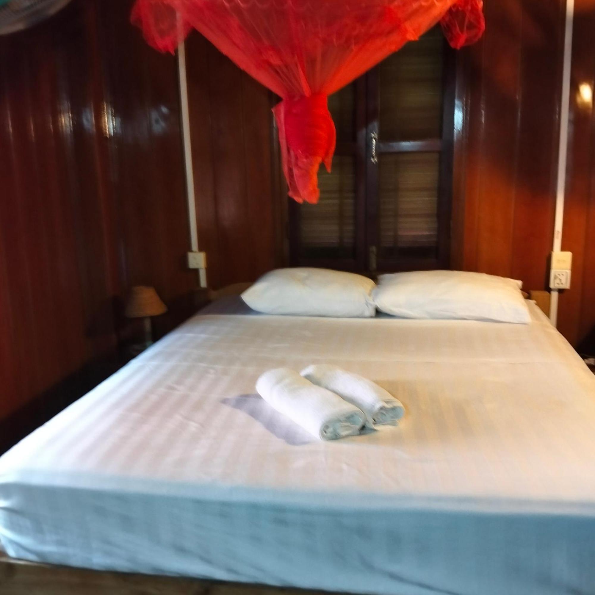 Nomad Guesthouse Кратьэх Экстерьер фото