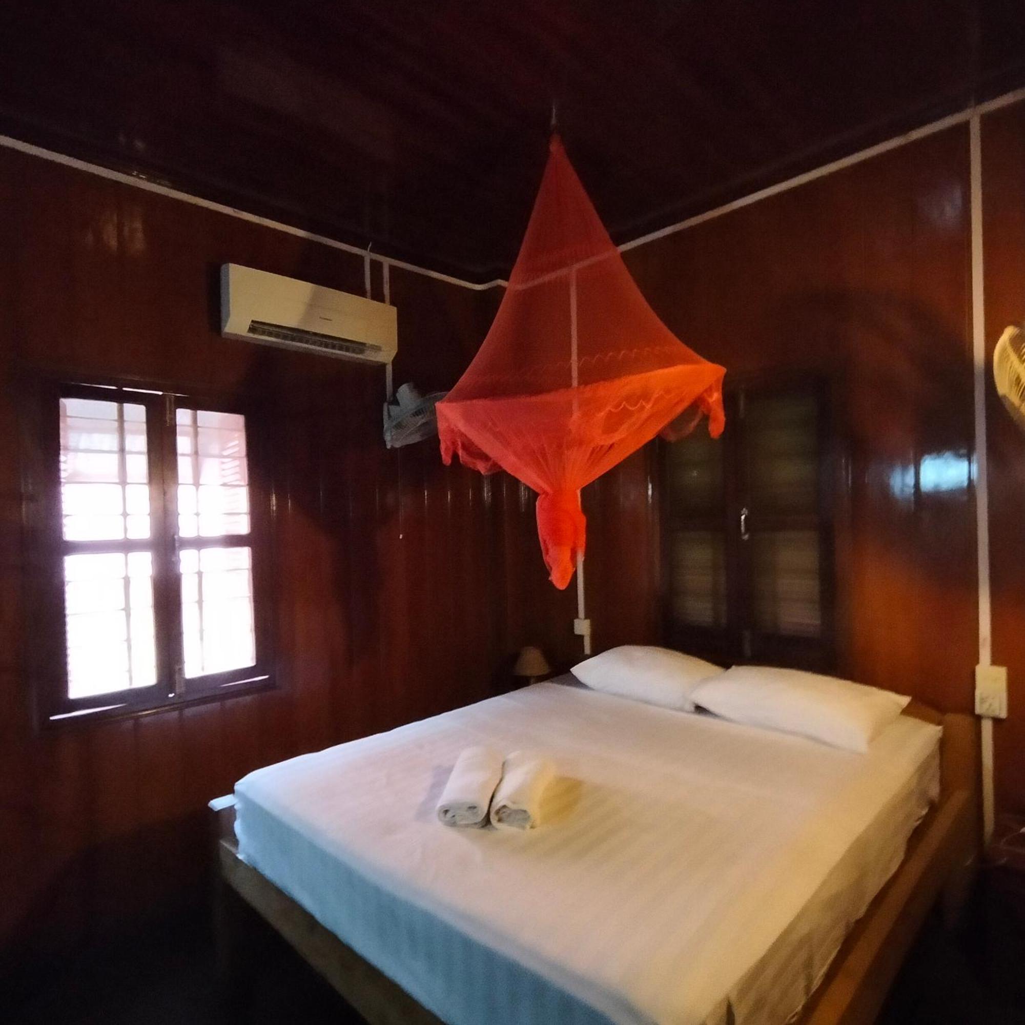 Nomad Guesthouse Кратьэх Экстерьер фото