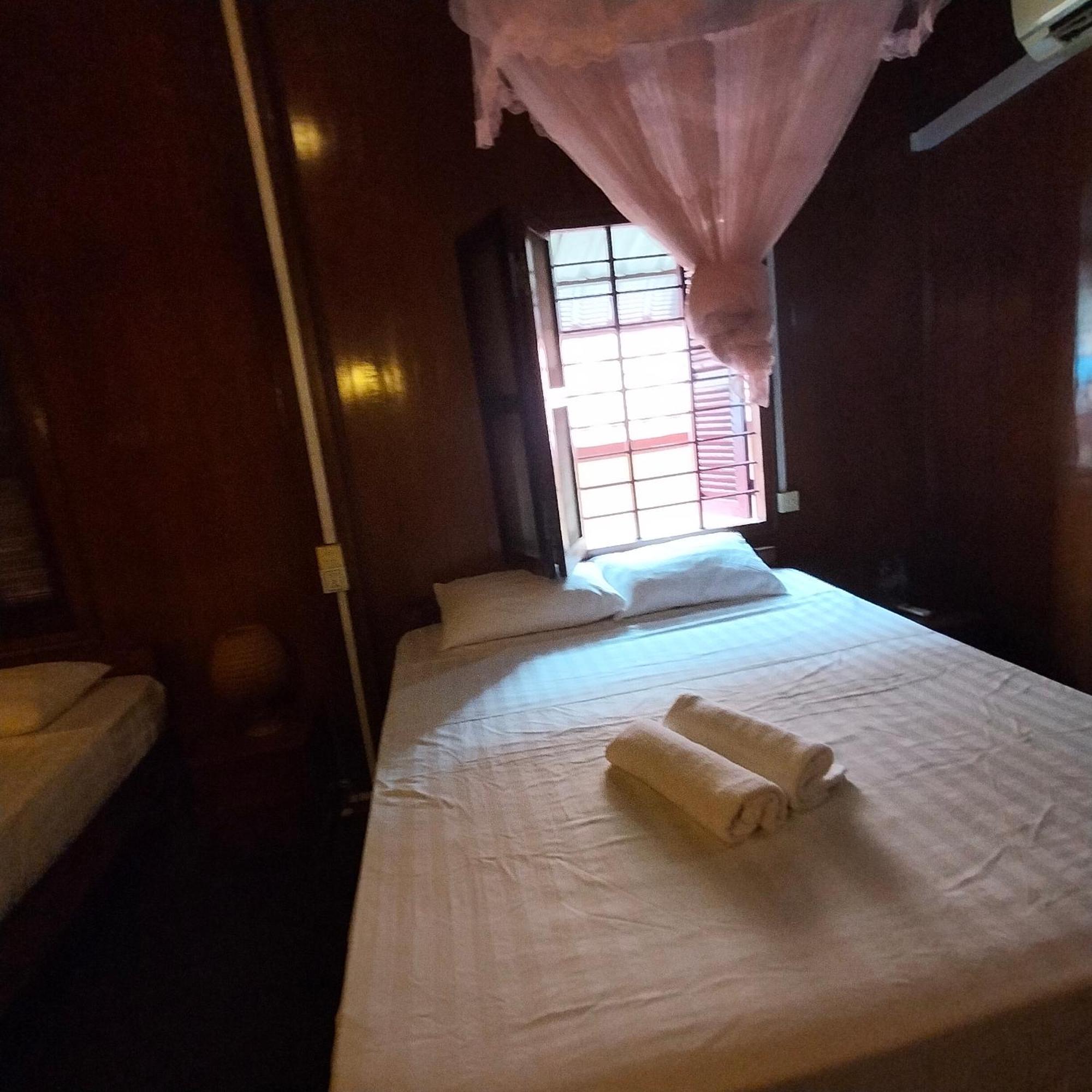 Nomad Guesthouse Кратьэх Экстерьер фото