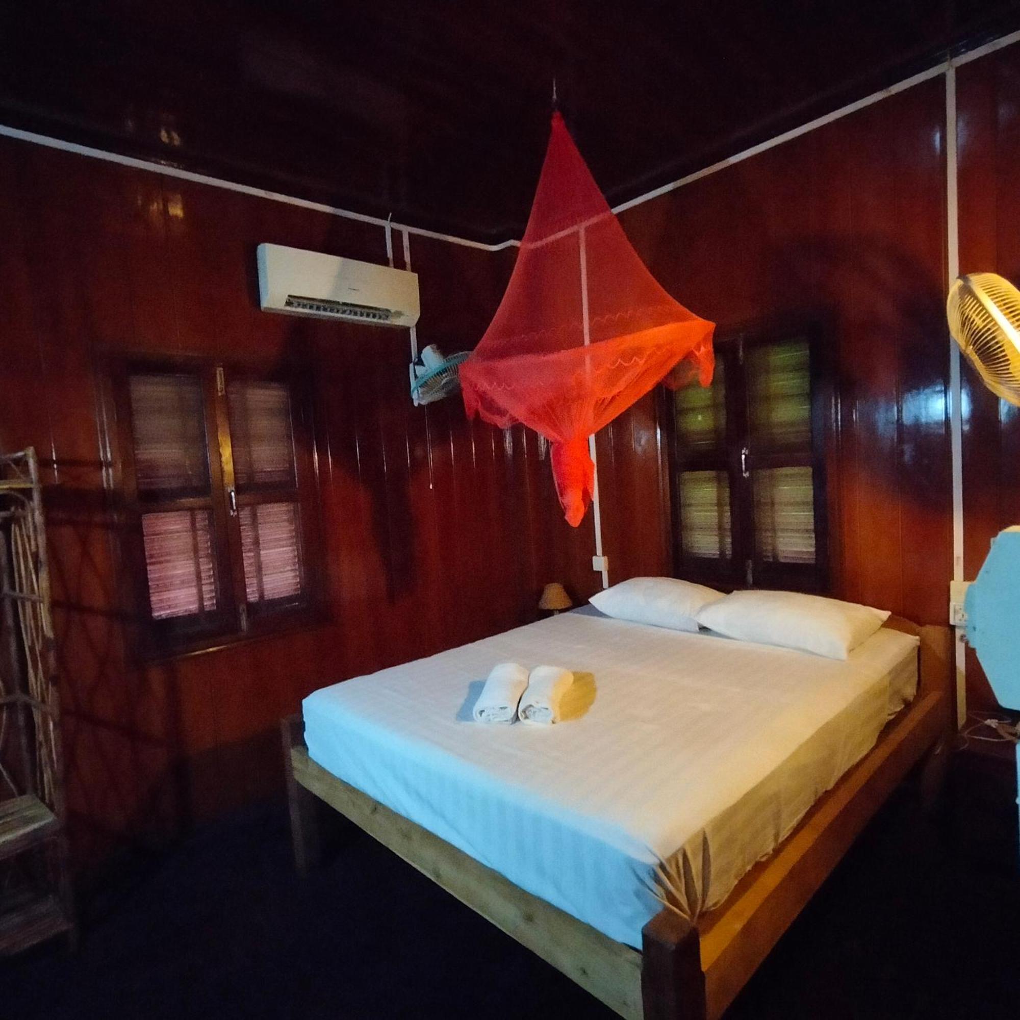 Nomad Guesthouse Кратьэх Экстерьер фото