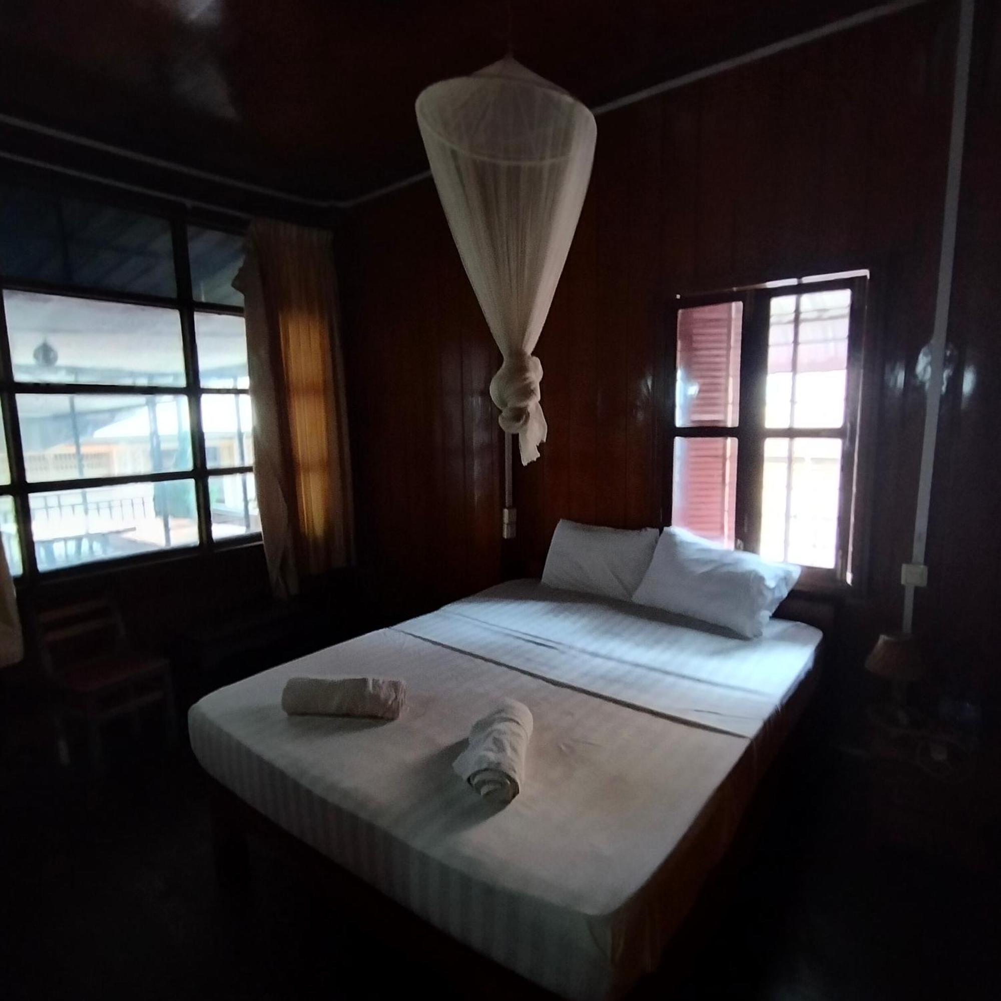 Nomad Guesthouse Кратьэх Экстерьер фото